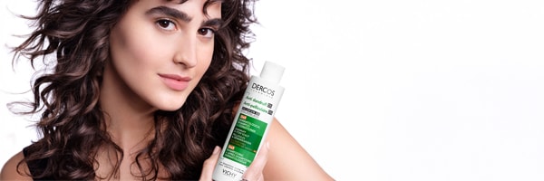 430586MX Cerave SD Resize PLP Model_dercos v1 (1).jpg